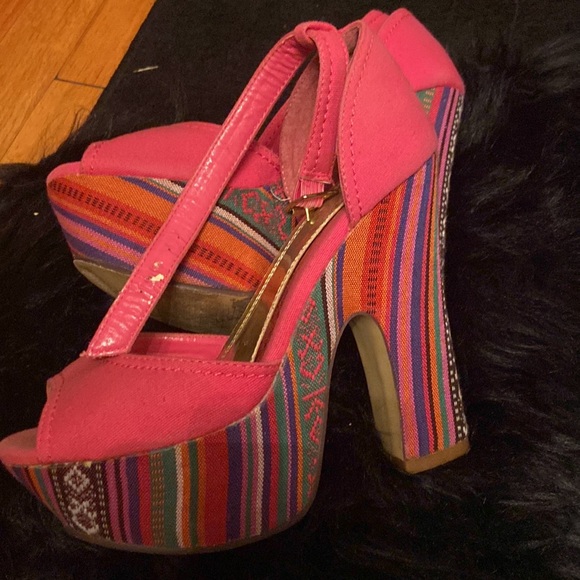 Pink platform - Picture 2 of 2